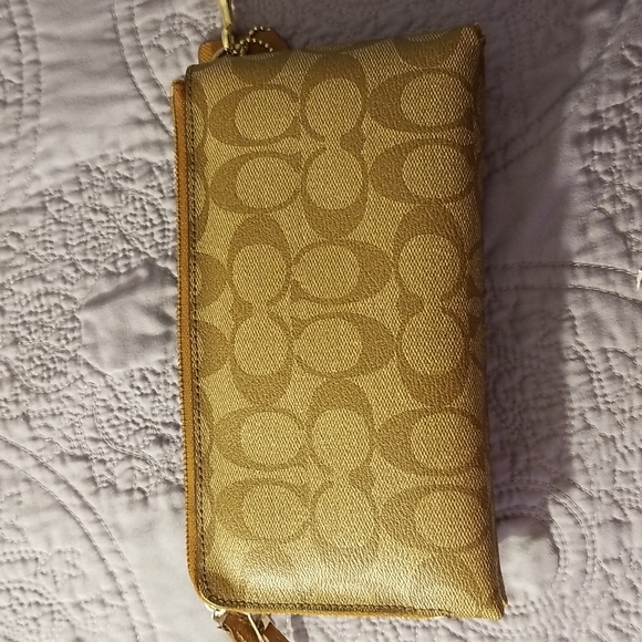 Coach Wallet - Picture 6 of 7